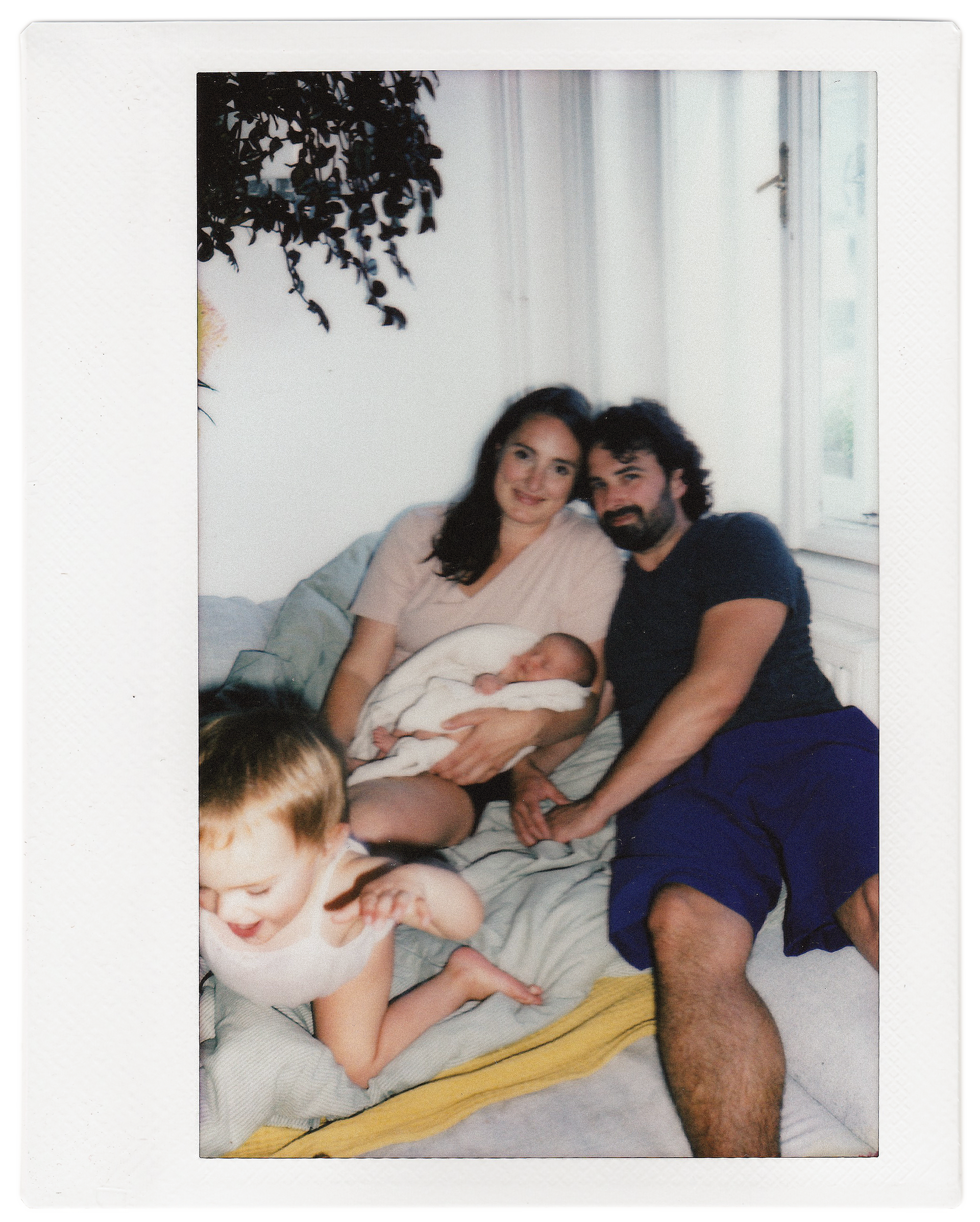 Julia und Daniel mit ihren Kindern